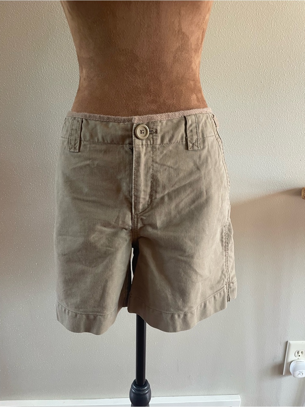 G.H. Bass & Co. Light Tan Cargo Shorts